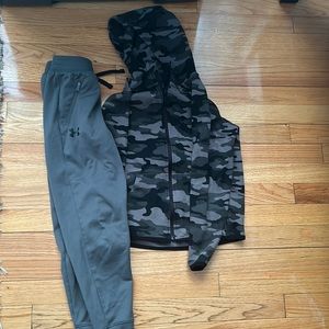 Gap smart tech hoodie size 8 and under armour sweats size small.
